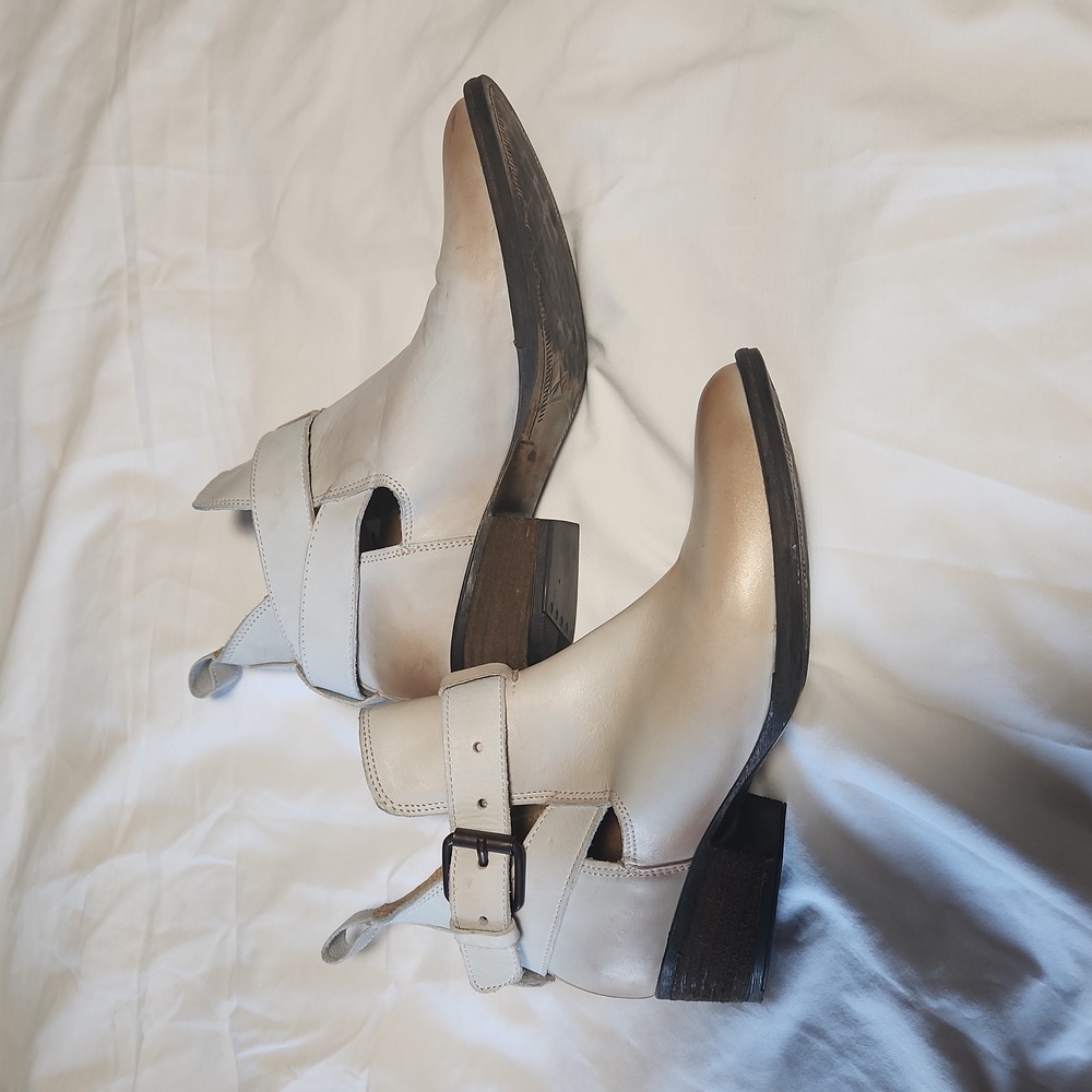 TODAY FINAL SALE DISC SHIP .. REAL LEATHER  GREAT  bootie real leather size 10